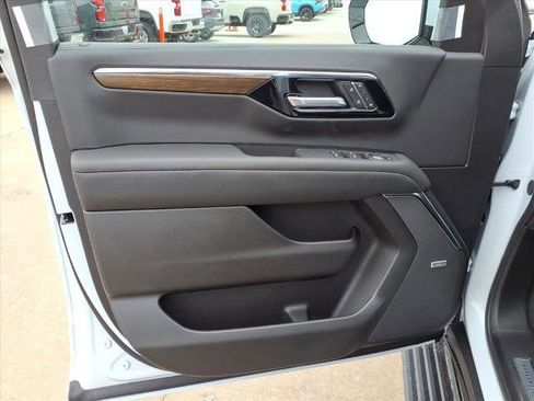 New 2026 Chevrolet Suburban High Country image 15