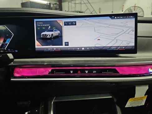 Certified 2025 BMW 750e xDrive image 22