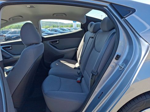 Used 2016 Hyundai Elantra SE FWD image 12