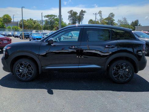 New 2025 Nissan Kicks SR image 7