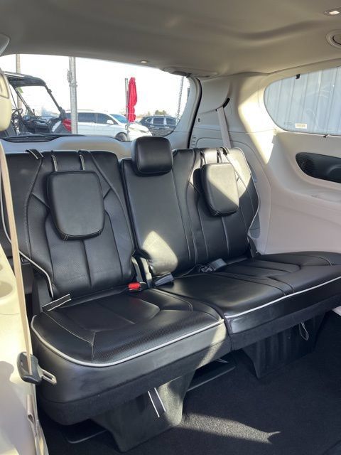 Used 2024 Chrysler Pacifica Limited FWD image 39
