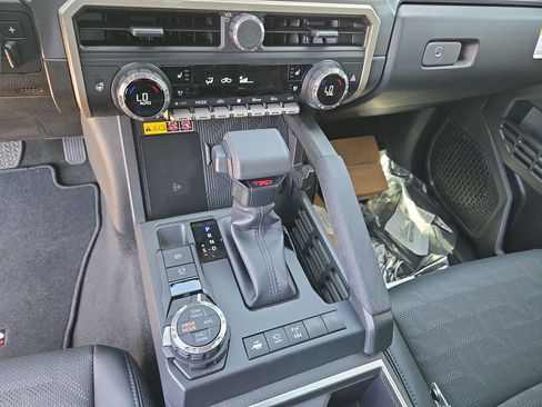 New 2026 Toyota Tacoma TRD Off-Road w/ TRD Off Road Premium Package AWD/4WD image 20