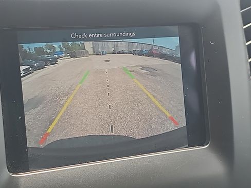 Used 2020 Jeep Cherokee Latitude FWD image 21