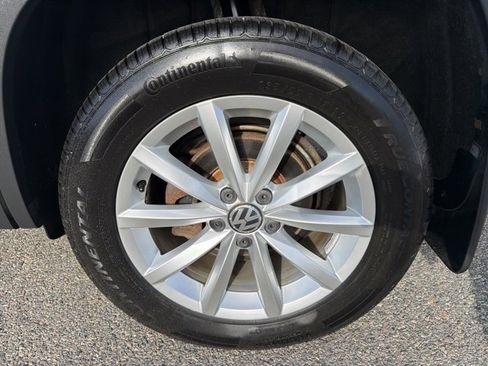 Used 2017 Volkswagen Tiguan Wolfsburg Edition image 37