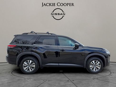 New 2026 Nissan Pathfinder SL image 6