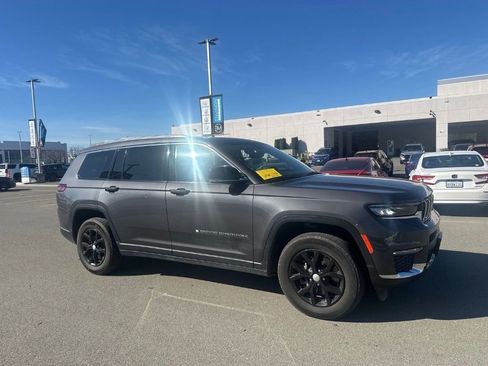 Used 2023 Jeep Grand Cherokee L Limited image 2