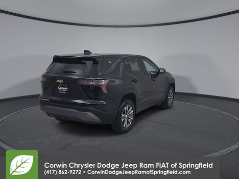 Used 2026 Chevrolet Equinox LT AWD/4WD image 14