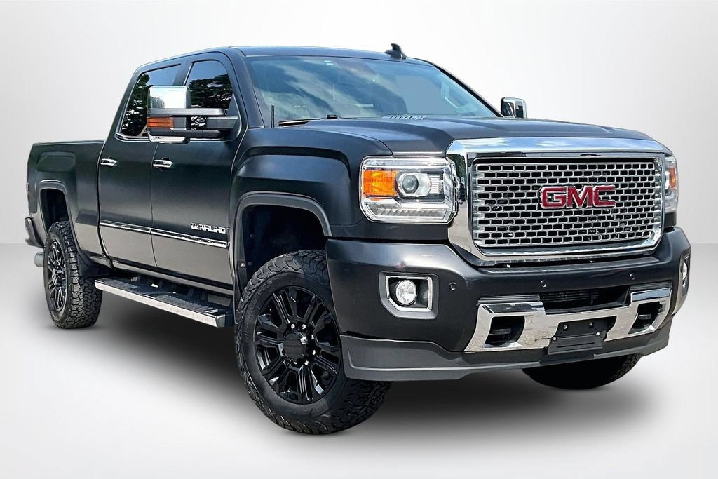 Used 2016 GMC Sierra 2500 Denali w/ Driver Alert Package AWD/4WD image 3