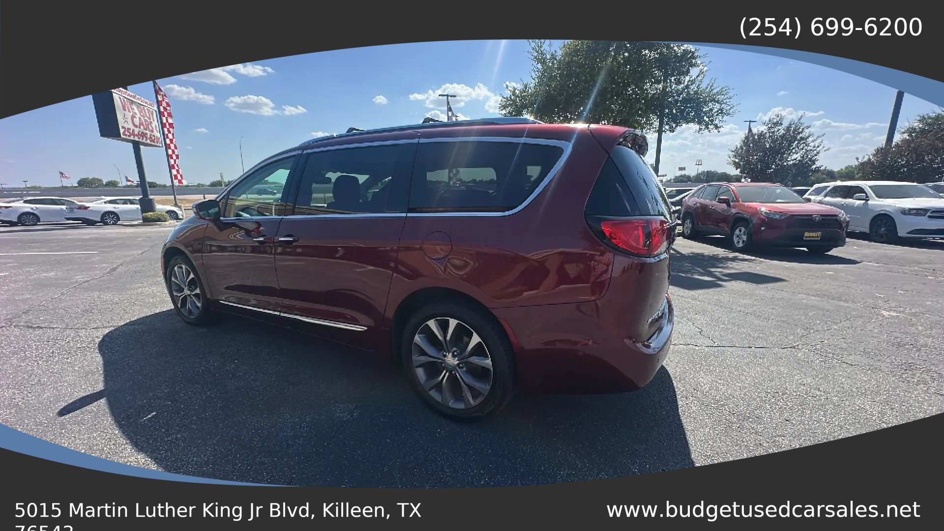 Used 2018 Chrysler Pacifica Limited w/ Tire & Wheel Group FWD image 4