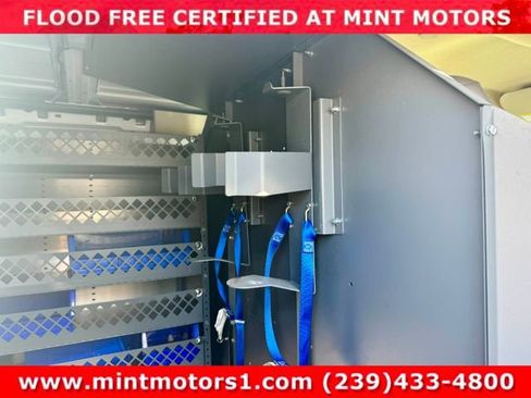 Used 2023 GMC Savana 2500 image 2