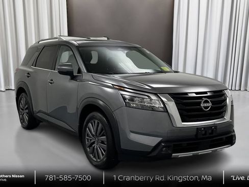 Used 2023 Nissan Pathfinder SL w/ SL Premium Package AWD/4WD image 3