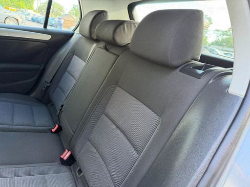 Used 2013 Volkswagen Golf 4-Door FWD image 35