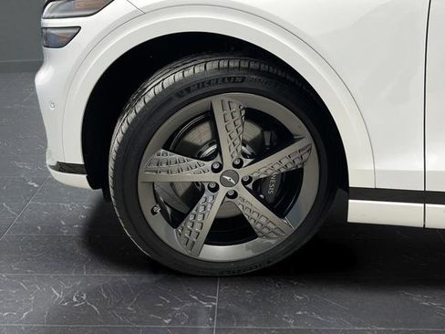 Used 2025 Genesis GV70 2.5T w/ Sport Prestige Package image 36