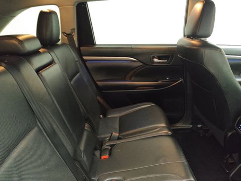 Used 2018 Toyota Highlander Limited image 19