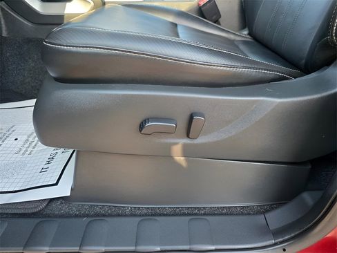 Used 2024 Nissan Frontier SL w/ Technology Package image 17