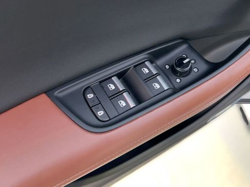 Used 2022 Audi Q8 Prestige w/ Prestige Package image 20