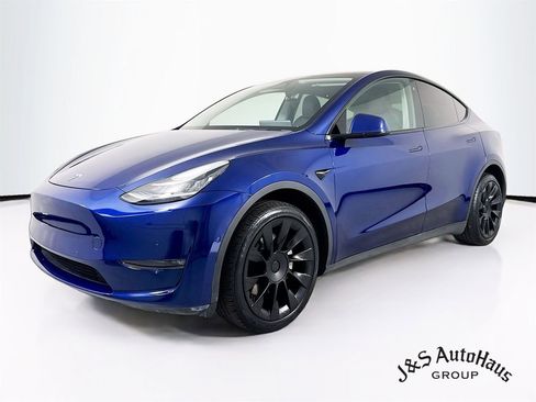 Used 2022 Tesla Model Y Long Range image 3