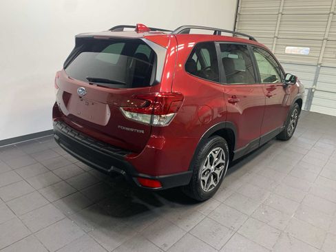 Used 2021 Subaru Forester Premium image 3