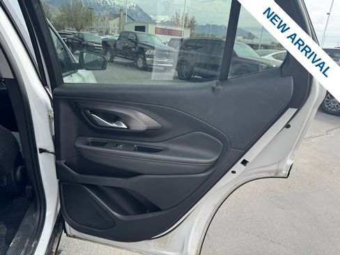 Used 2022 GMC Terrain SLE w/ Driver Convenience Package image 12
