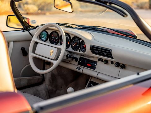 Used 1989 Porsche 911 Carrera RWD image 20