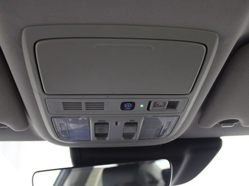 Used 2018 Honda Accord Touring image 34