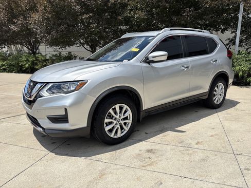 Used 2019 Nissan Rogue SV AWD/4WD image 3