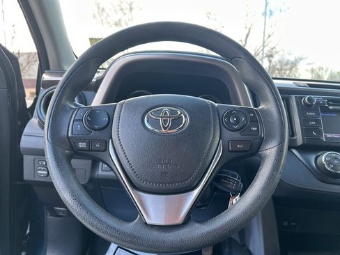 Used 2018 Toyota RAV4 LE image 12