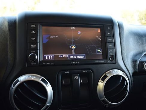 Used 2014 Jeep Wrangler Rubicon image 11