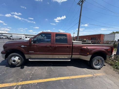 Used 2005 Ford F350 Lariat AWD/4WD image 3