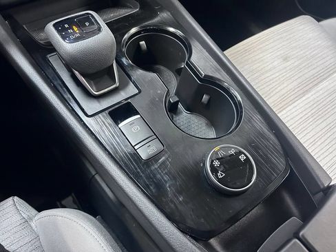 Used 2023 Nissan Rogue SV AWD/4WD image 16