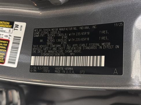 Used 2026 Toyota Highlander XLE AWD/4WD image 11
