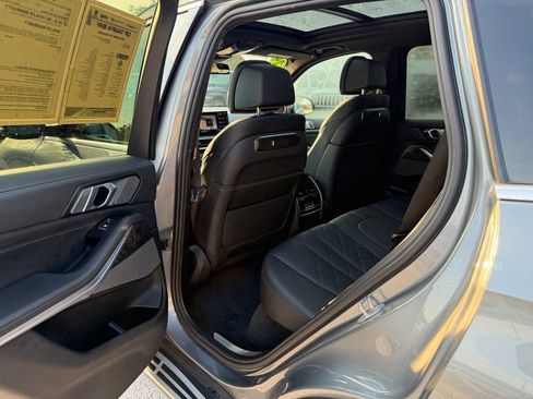 Used 2024 BMW X5 xDrive40i w/ Premium Package image 28