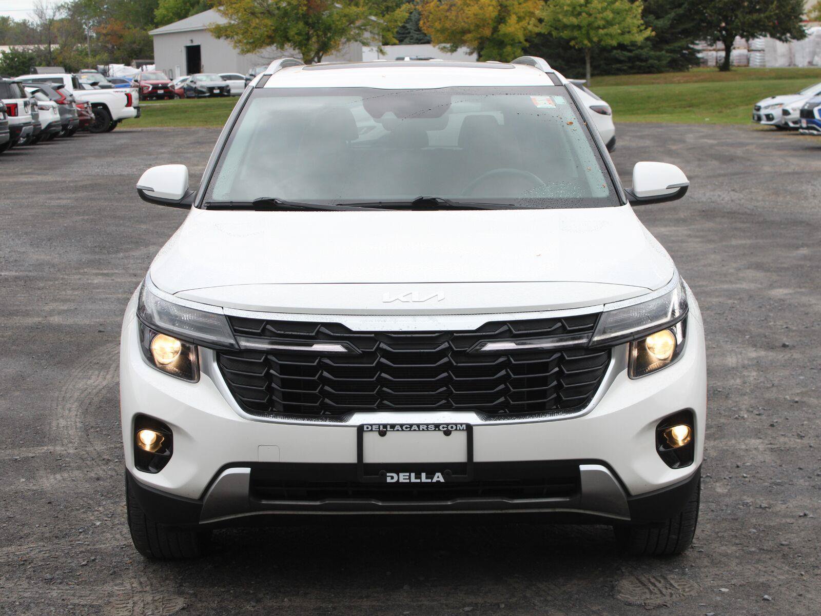 Used 2024 Kia Seltos EX AWD/4WD image 2