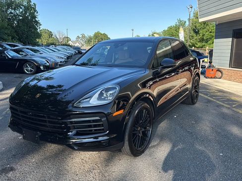 Used 2023 Porsche Cayenne Platinum Edition AWD/4WD image 1