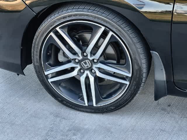 Used 2017 Honda Accord Touring image 9