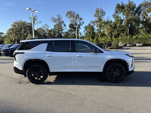 New 2026 Chevrolet Traverse RS image 2