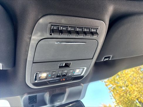 Used 2025 Ford F150 Raptor AWD/4WD image 40