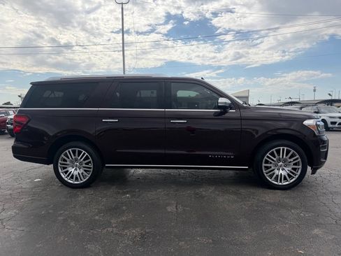 Used 2023 Ford Expedition Max Platinum AWD/4WD image 3