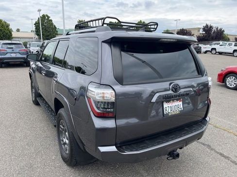 Used 2022 Toyota 4Runner SR5 Premium w/ Moonroof Package RWD image 7