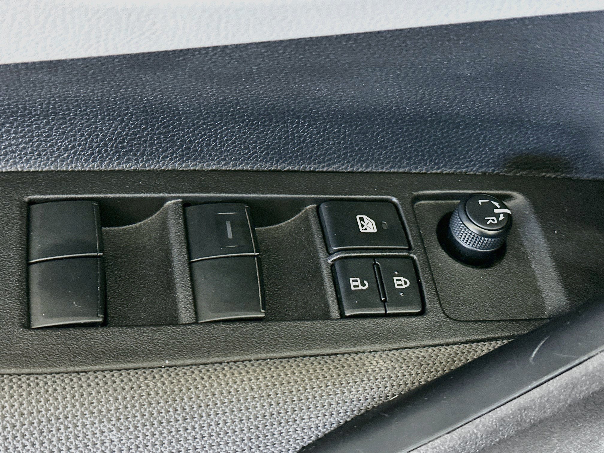 Used 2025 Toyota Corolla LE FWD image 15