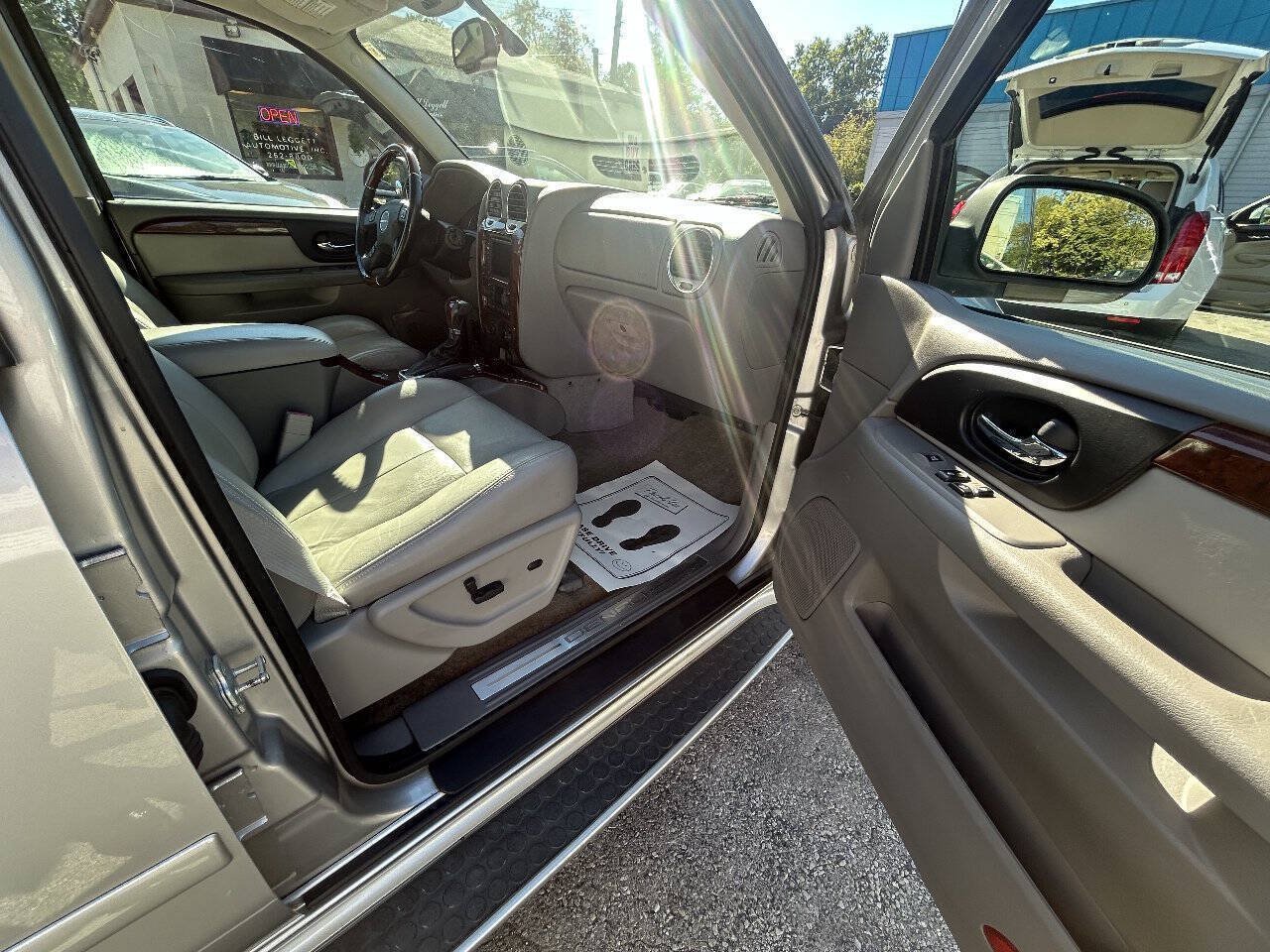 Used 2008 GMC Envoy Denali AWD/4WD image 9