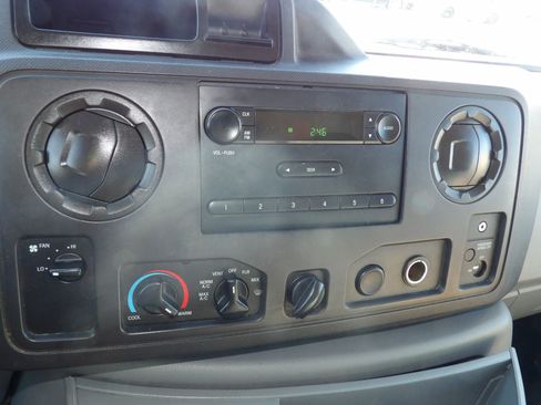 Used 2014 Ford E-350 and Econoline 350 Super Duty RWD image 17