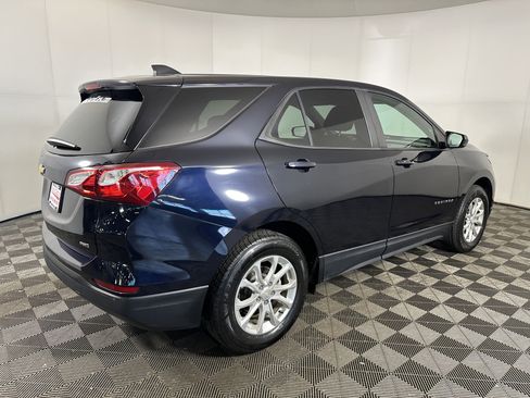 Used 2021 Chevrolet Equinox LS AWD/4WD image 4