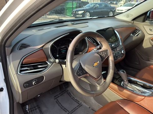 Used 2017 Chevrolet Malibu LT w/ Leather Package image 13