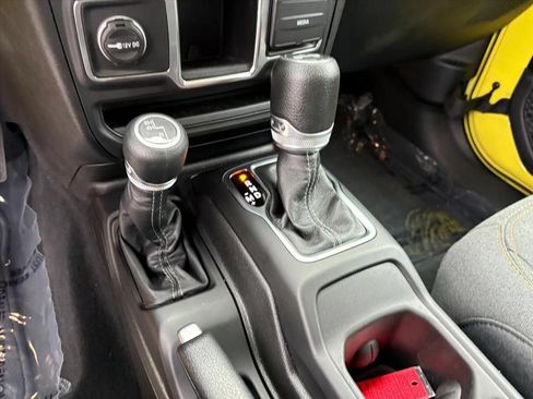 Used 2024 Jeep Wrangler Unlimited Sport AWD/4WD image 23