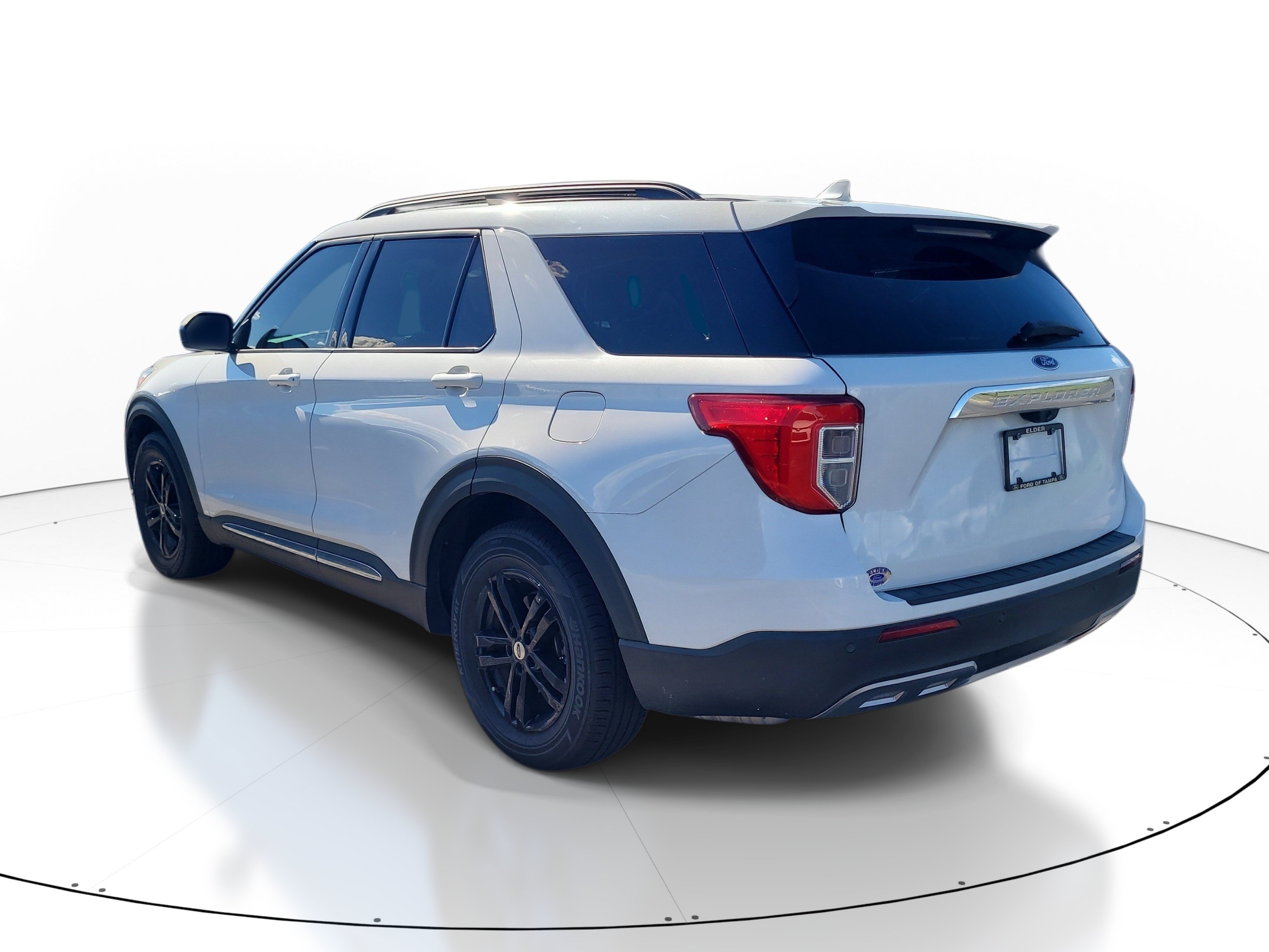 Used 2022 Ford Explorer XLT w/ Equipment Group 202A RWD image 5