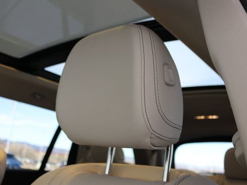 Used 2023 Mercedes-Benz GLS 450 4MATIC image 17