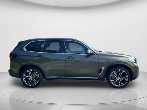 Used 2026 BMW X5 xDrive40i AWD/4WD image 4