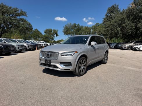 Certified 2025 Volvo XC90 T8 Plus w/ Protection Package Premier AWD/4WD image 2