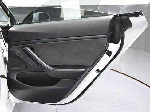 Used 2019 Tesla Model 3 Mid Range image 41